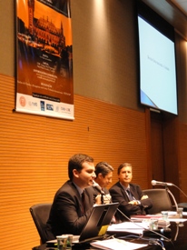El Secretario del TPR Raphael Vasconcelos, y los profesores Wagner Menezes y Pedro Dallari en conferencia.